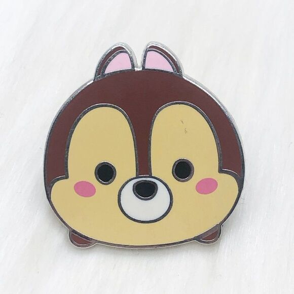 🔮5/$25‎ Disney Chip 'n' Dale Chip Tsum Tsum Pin - Picture 1 of 3